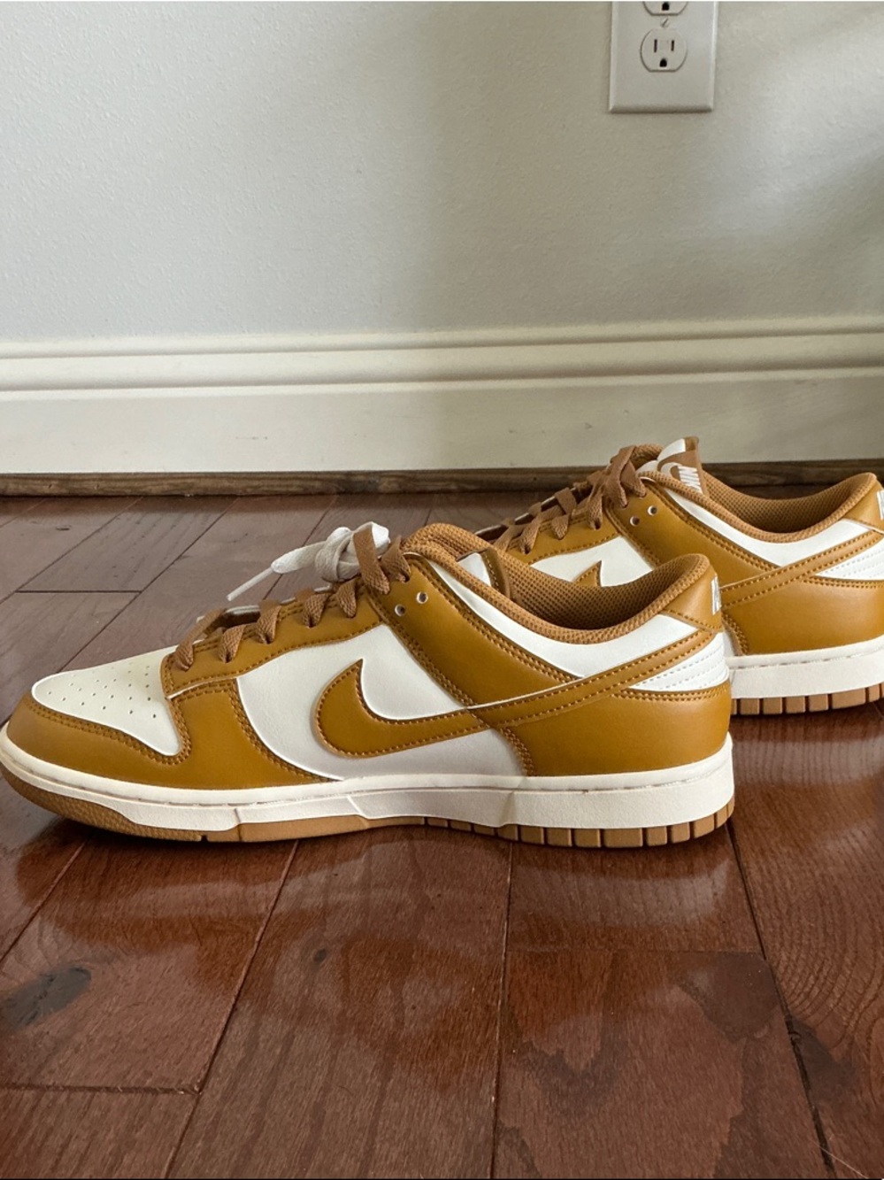 Nike Mens Dunk Low Retro Pale Ivory/Wheat-Pale Ivory (HF5441 108) - 9.5 - NWOB - Picture 6 of 7